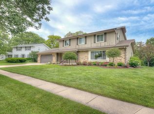 8836 Greenview Ln, Greendale, WI 53129