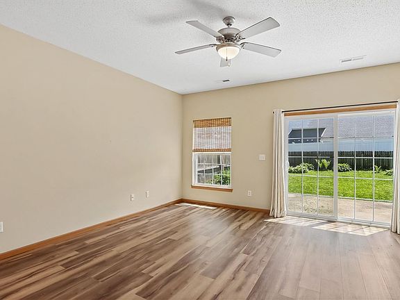 5th image of 55 Primrose Ct