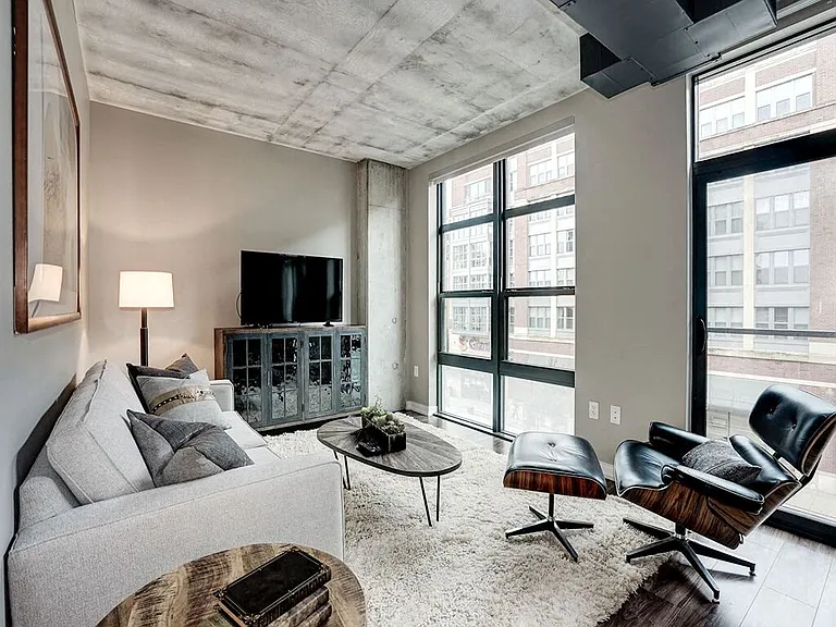 Coda on H — Photo 9