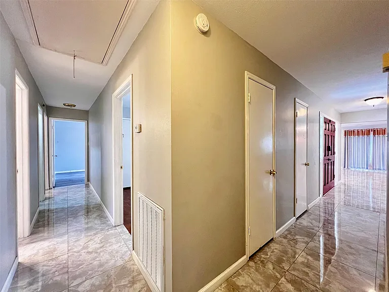 13819 Wickersham Ln — Photo 12