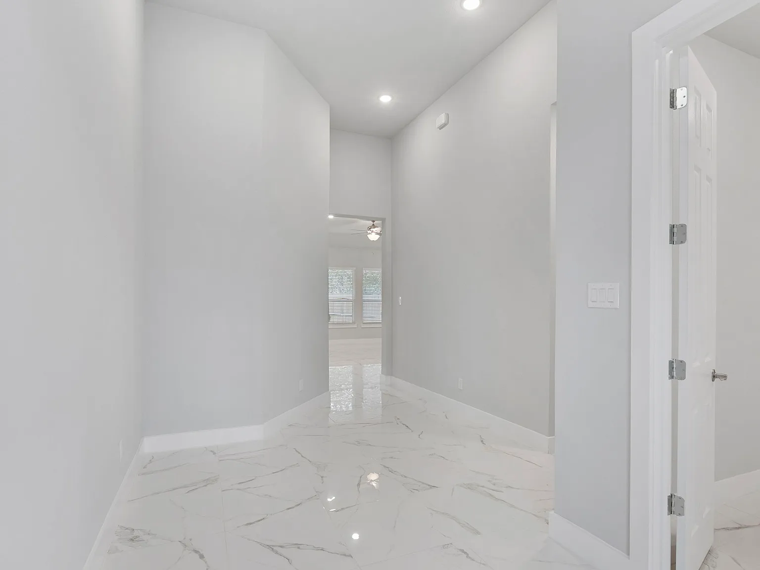 3 bed, 2888 sqft, $2,700 — Photo 3