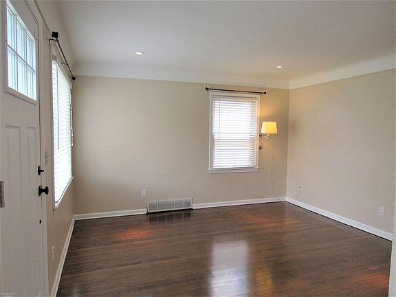3rd image of 1111 Longfellow Ave