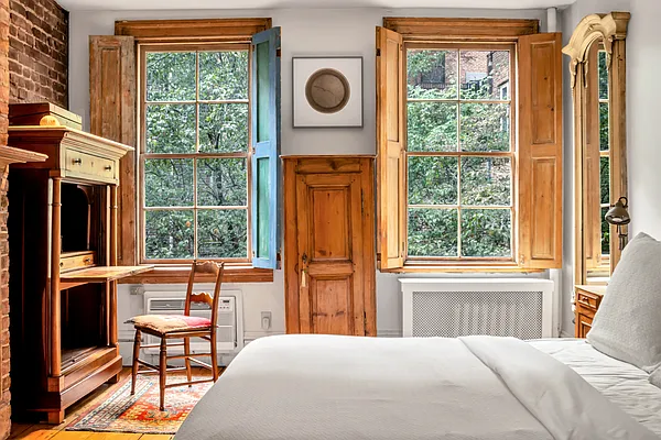 Rented by Compass | media 25