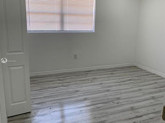 3rd image of 1521 NE 150th St APT 104