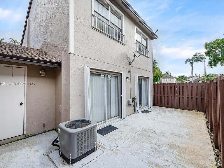 3877 NW 122nd Ter #1-L — Photo 5