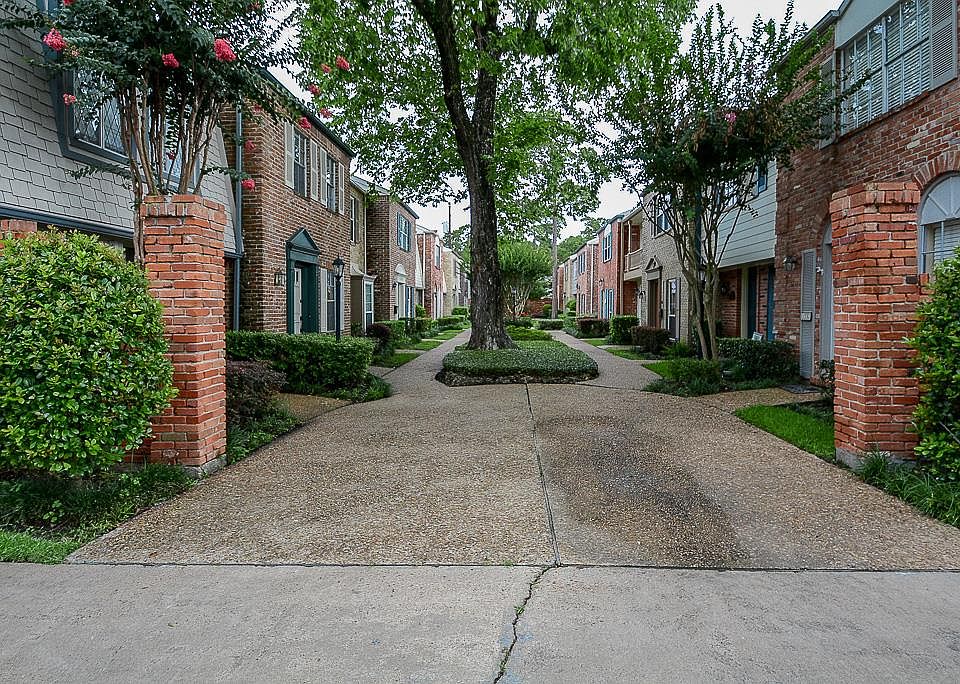 1st image of 12735 Huntingwick Dr #161