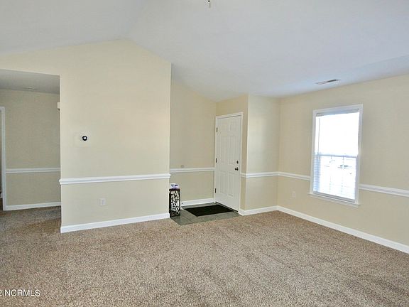 3rd image of 107 Sellhorn Blvd