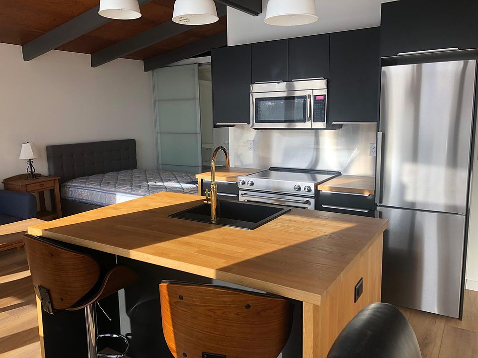 1st image of 302 11th St #5