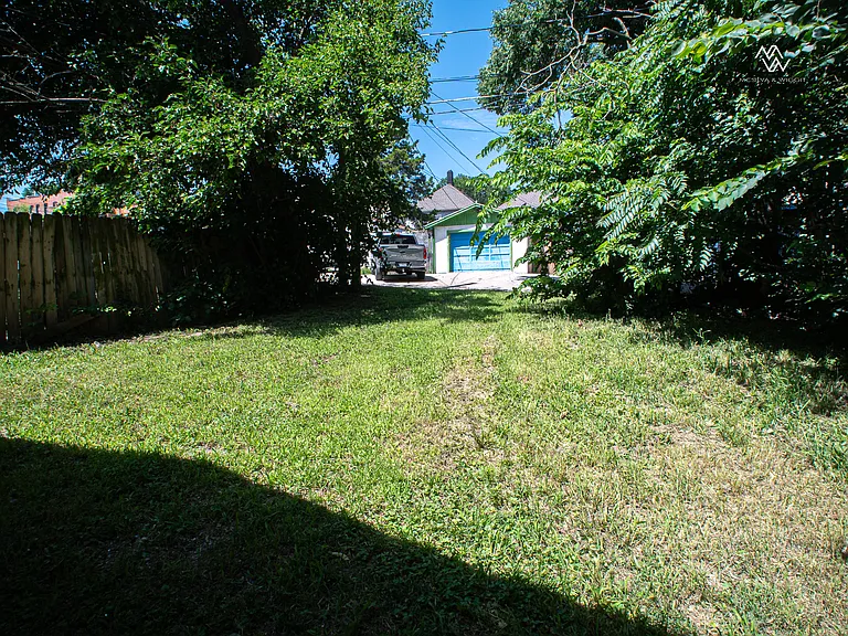 120 N Drury Ave — Photo 10