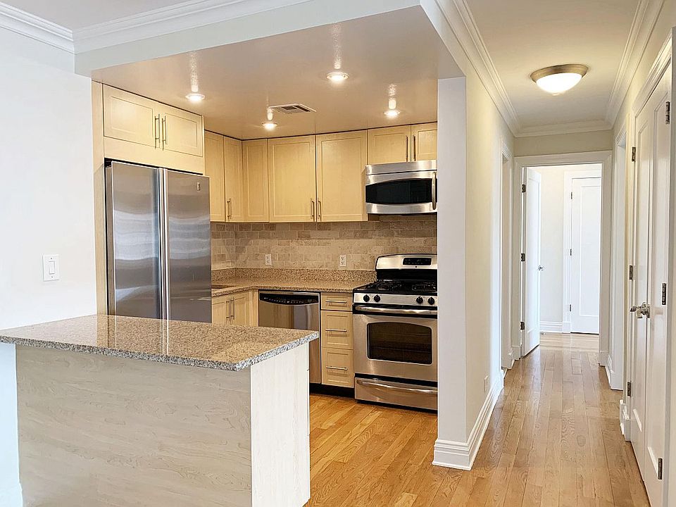 1st image of 360 E 65th St APT 10E