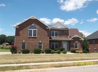 1004 Cedarmont Dr, Adams, TN 37010
