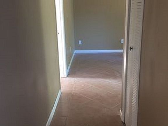 4th image of 2635 Fair Oaks Dr