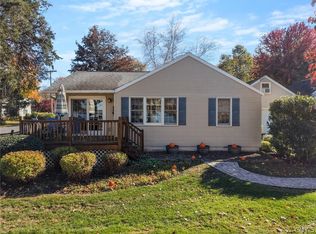 4636 E Lakeview Dr, Auburn, NY 13021