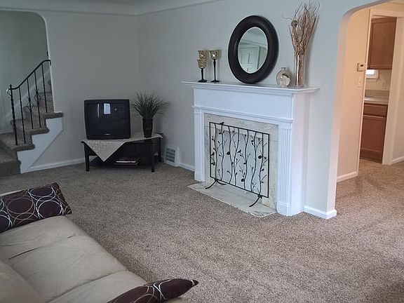 5th image of 4832 Edsal Dr