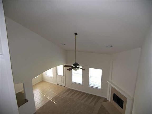 3rd image of 26802 Kingston Glen Ln