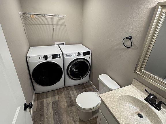 5th image of 929 W 1st St #1