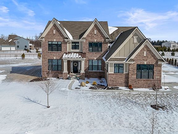 4th image of 16645 Carlton Ct