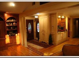 10 Elm Dr, Mahopac, NY 10541