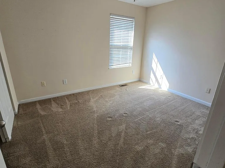 1119 Donner Dr — Photo 16