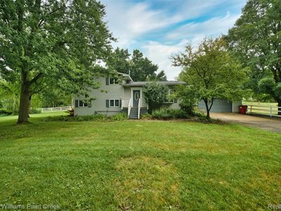 11429 Center Rd, Fenton, MI, 48430