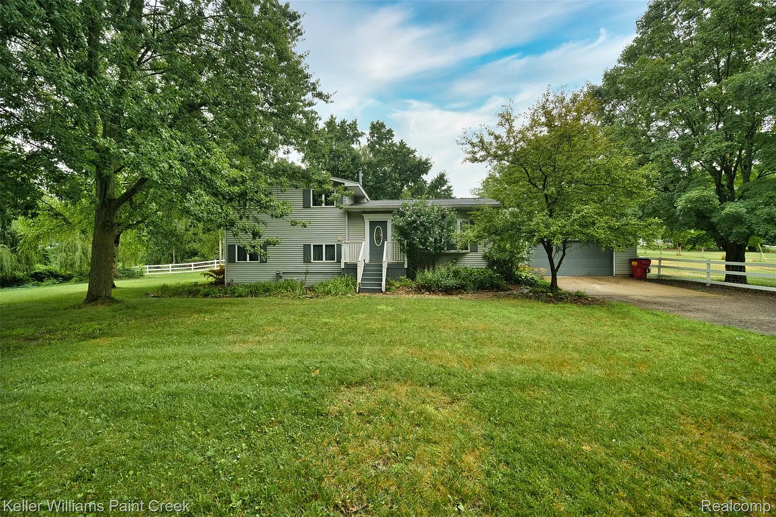 11429 Center Rd photo 1