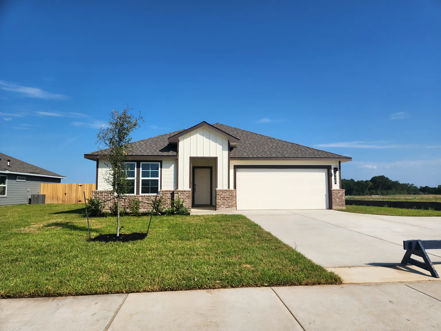 Smith Lake Blvd, Bryan — Photo 1