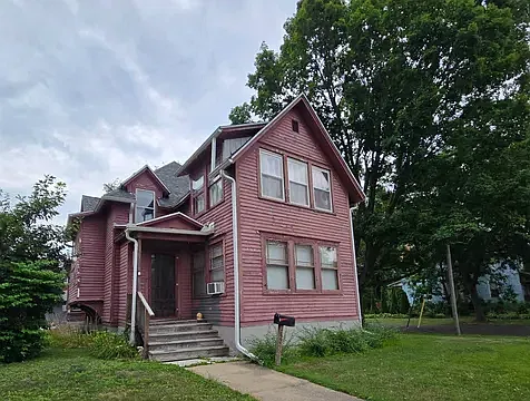 3 bed, $1,075 — Photo 1