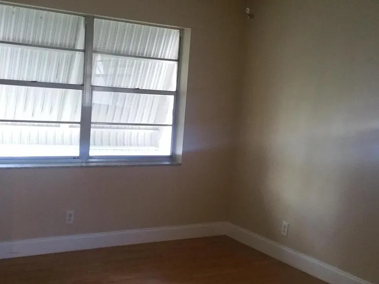 22447 SW 56th Ave — Photo 7