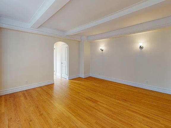4th image of 95 Christopher St APT 2L