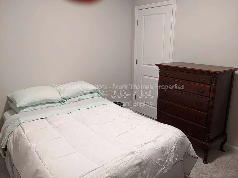 1035 Manorhaven Dr — Photo 4
