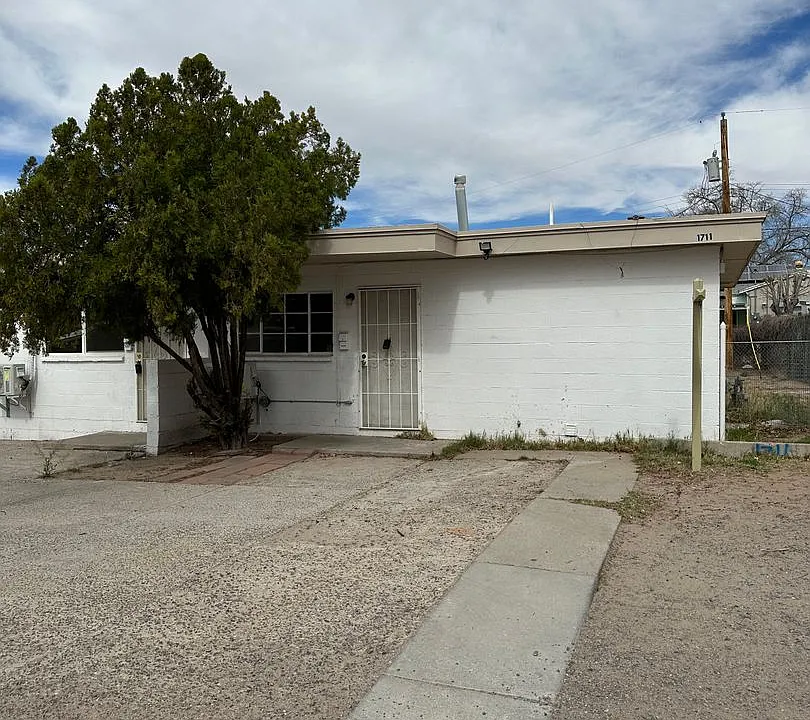 1711 E Idaho Ave
