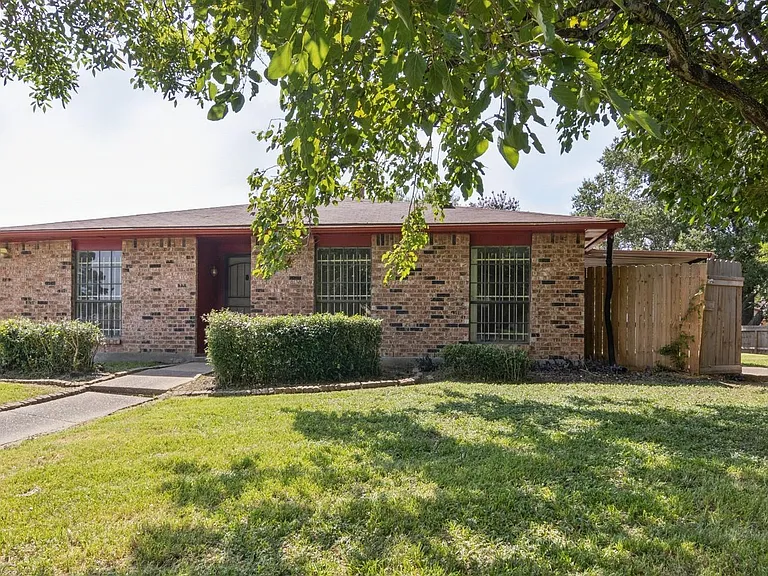 14603 Lorne Dr — Photo 1