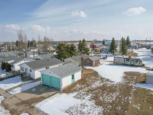 136 Main St, Edberg, AB T0B 1J0