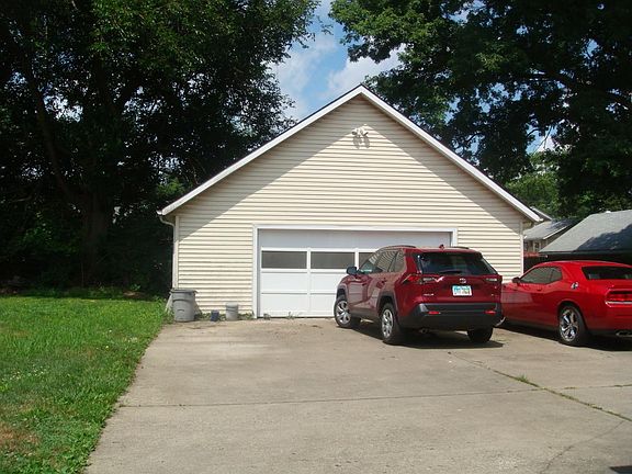 5th image of 6937 Noble Ave