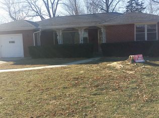 717 Meadow Dr, Red Bud, IL 62278