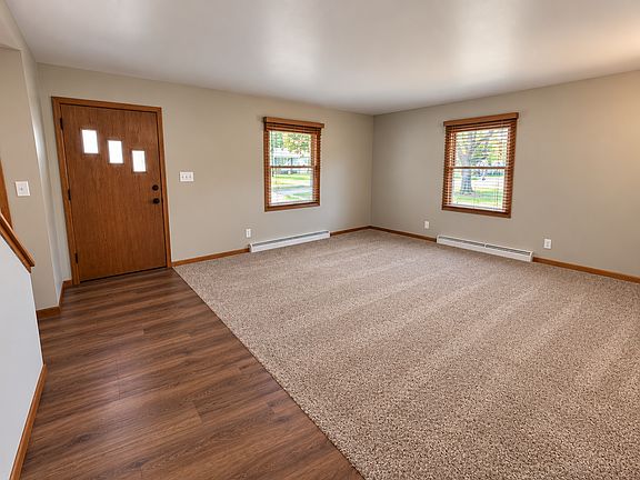 2nd image of 606 Sunset Ave #606