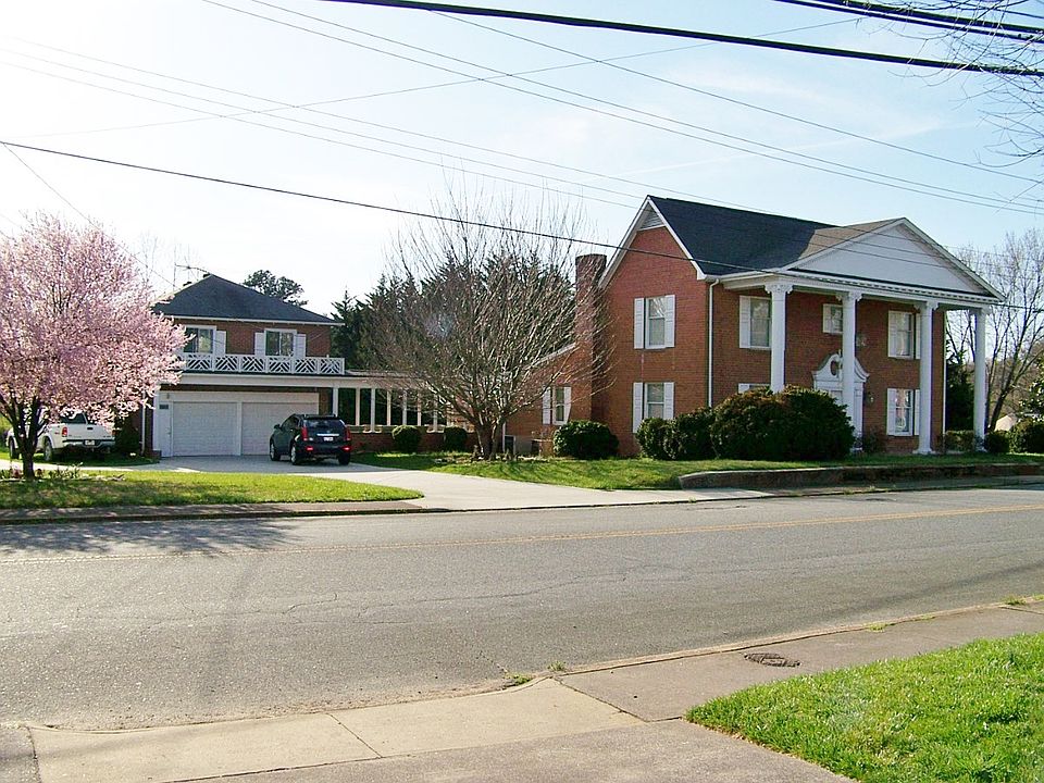 1st image of 524 W Main St
