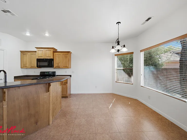 3304 W Palomar — Photo 10