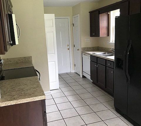 2nd image of 2064 Sylvan Lake Dr