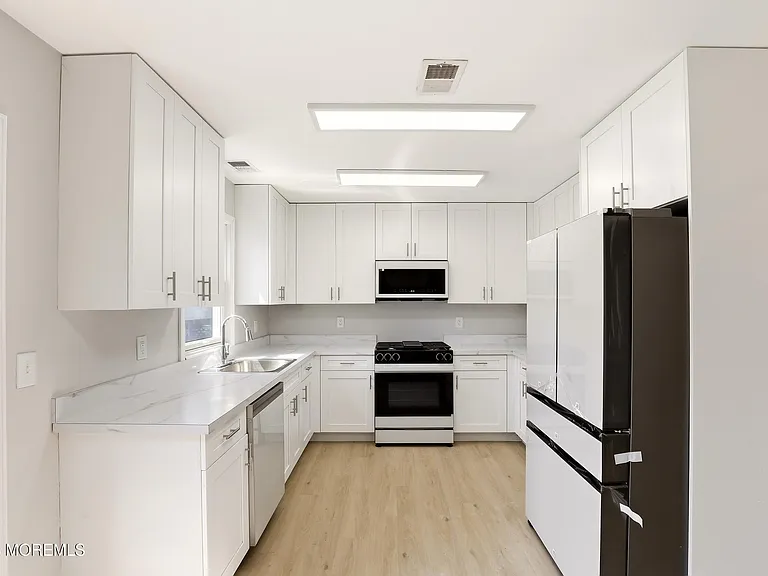 1006 Morris Ave — Photo 8