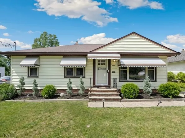 10940 Meadowbrook Dr, Parma Heights, OH 44130