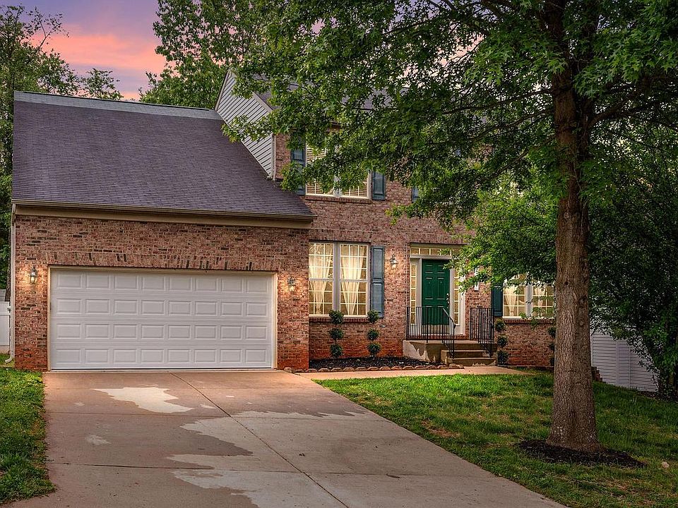 1st image of 294 Parker Pl