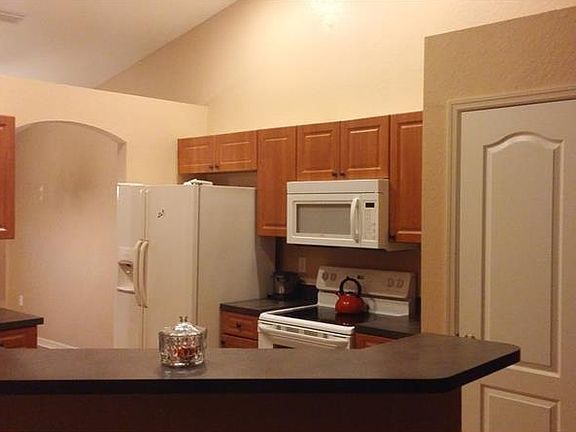 4th image of 906 Gillingham Ct