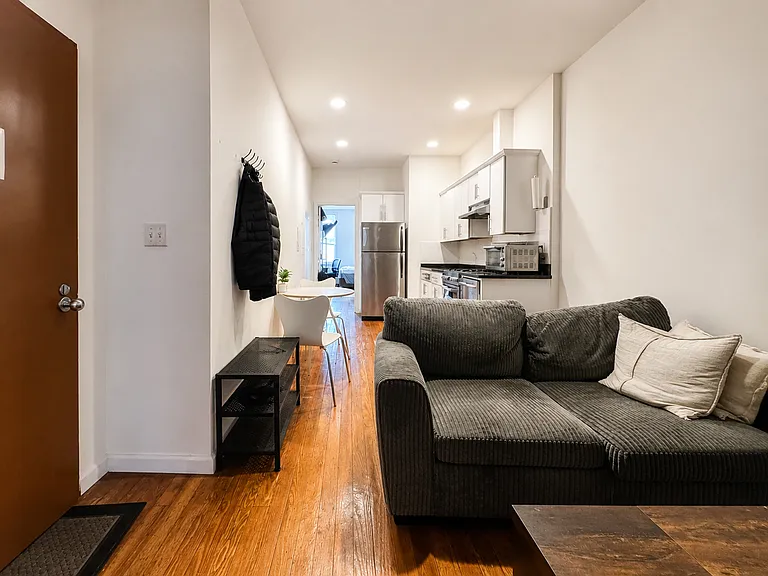 642 Humboldt St #2L — Photo 1
