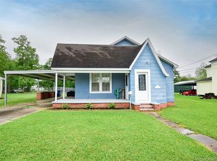 718 3rd St, Jennings, LA 70546