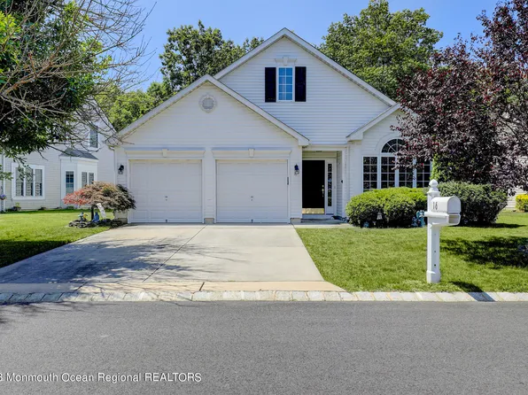 16 Shadow Creek Court, Jackson, NJ 08527