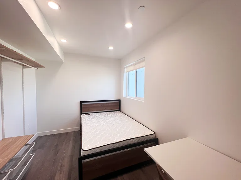 1439 W 37th Dr — Photo 71