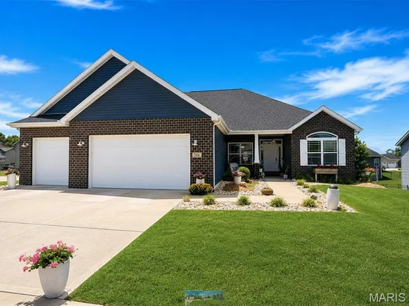 204 Meridian Oaks Dr, Glen Carbon, IL 62034