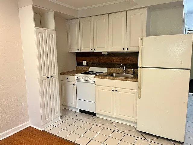 101 Woodhaven Dr #116 — Photo 2
