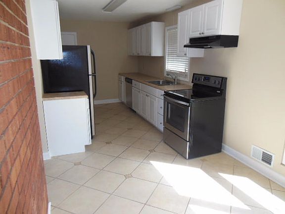 4th image of 1613 Lancaster Dr NW